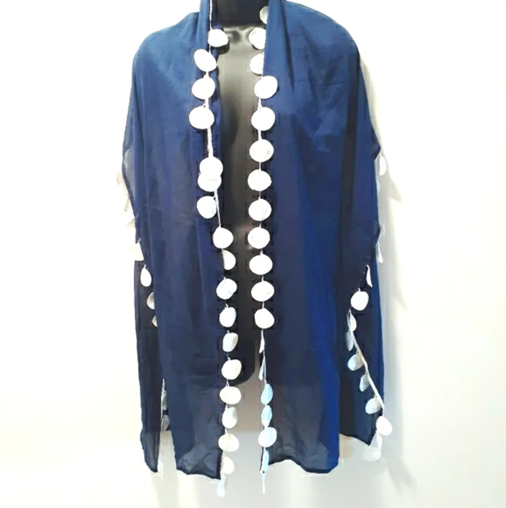 - MUD PIE ROUND CROCHET LACE SCARF